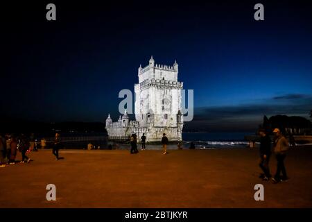 Lissabon ist Geschichte und Zeitgenossenschaft, alt und neu, hell und dunkel, Realität und Magie. Stockfoto