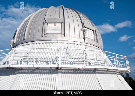 Das astronomische Observatorium Mont Megantic im Dunklen Himmel im Nationalpark Mont Megantic, Appalachia, Östliche Städte, Quebec, Kanada. Stockfoto