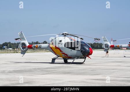 Eurocopter EC120 Colibrí des spanischen Luftstreitteams Patrulla Aspa. Málaga Airshow 2010, Andalusien, Spanien, Stockfoto