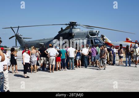 Aerospatiale AS 332 B Super Puma. Málaga Airshow 2010, Andalusien, Spanien. Stockfoto