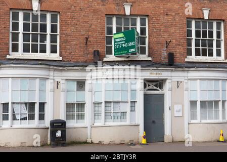 Die Gebäude auf der Hauptstraße in Upton Upon Severn sind geschlossen Stockfoto