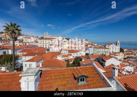 Historische Altstadt Alfama in Lissabon Stockfoto