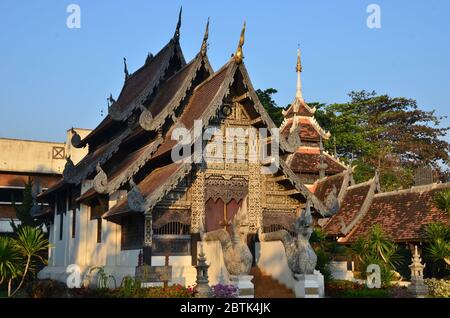 Viharn Luangpu Mun Bhuridatto im Stil von Lanna im Wat Chedi Luang in Chiang Mai Stockfoto