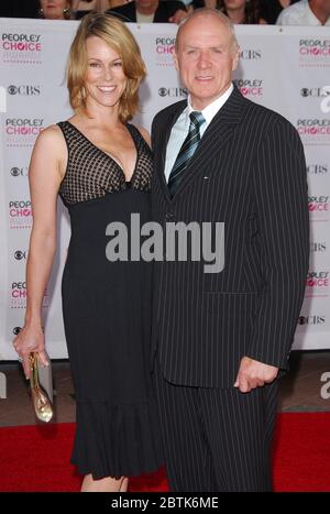 Alan Dale und seine Frau Tracey bei den 33. Jährlichen People's Choice Awards - Ankunft im Shrine Auditorium in Los Angeles, CA. Die Veranstaltung fand am Dienstag, den 9. Januar 2007, statt. Foto: SBM / PictureLux - Dateireferenz # 34006-183SBMPLX Stockfoto