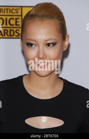 Rinko Kikuchi bei den 12. Jährlichen Critics' Choice Awards, die im Santa Monica Civic Auditorium in Santa Monica, CA, abgehalten werden. Die Veranstaltung fand am Freitag, den 12. Januar 2007, statt. Foto: SBM / PictureLux - Dateireferenz # 34006-369SBMPLX Stockfoto