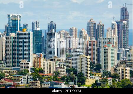 Panorama-Ansicht von Panama City vom Metropolitan Park, Republik Panama. November 2007. Stockfoto