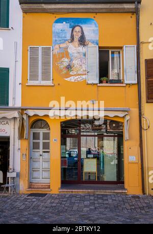 San Giuliano a Mare berühmt für seine von Fellini inspirierten Graffiti, Rimini, Emilia Romagna, Italien, Europa. Stockfoto