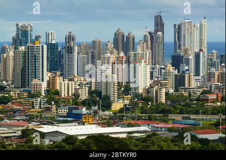 Panorama-Ansicht von Panama City vom Metropolitan Park, Republik Panama. November 2007. Stockfoto