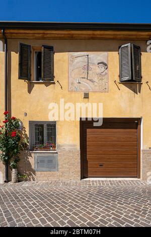 San Giuliano a Mare berühmt für seine von Fellini inspirierten Graffiti, Rimini, Emilia Romagna, Italien, Europa. Stockfoto