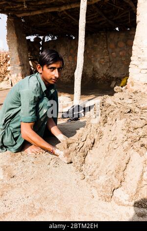 Open-Air unglasierte Keramik-Werkstatt, in der Nähe Shahdadpur, Sanghar District, Sindh Provinz, Pakistan, Südasien, Asien Stockfoto