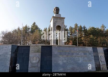 BUNOVO, BULGARIEN -25. JANUAR 2020: Denkmal für den bulgarischen Revolutionär und Nationalhelden Vasil Levski in der Nähe von Bunovo, Bulgarien Stockfoto