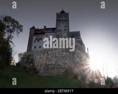 Schloss Bran, bekannt als Schloss Dracula in Bran, Siebenbürgen, Rumänien Stockfoto