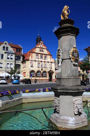 Stadt Bad Rodach, Oberfranken, Bayern, Deutschland / , Rathaus und Marktbrunnen, Bad Rodach, Landkreis Coburg, Oberfranken, Bayern, Deutschland Stockfoto