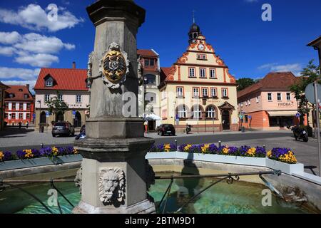 Stadt Bad Rodach, Oberfranken, Bayern, Deutschland / , Rathaus und Marktbrunnen, Bad Rodach, Landkreis Coburg, Oberfranken, Bayern, Deutschland Stockfoto