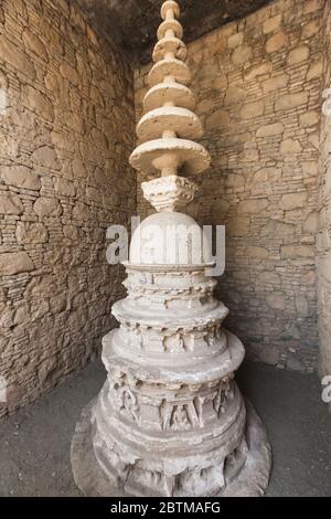 Monumentale Votivstupa am Kloster von Mohra Moradu, alte Stadt Taxila, Taxila, Vorort von Islamabad, Punjab Provinz, Pakistan, Südasien, Asien Stockfoto