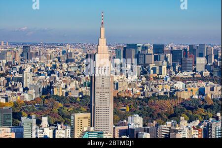 Japan, Tokyo NTT Docomo Tower und Zentral-Tokio Stockfoto