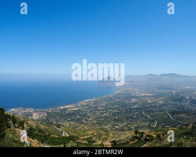 Ein Blick von erice über die Westküste siziliens Stockfoto