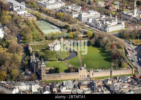 Luftaufnahme von Cardiff Castle in Wales Stockfoto