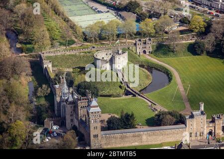 Luftaufnahme von Cardiff Castle in Wales Stockfoto