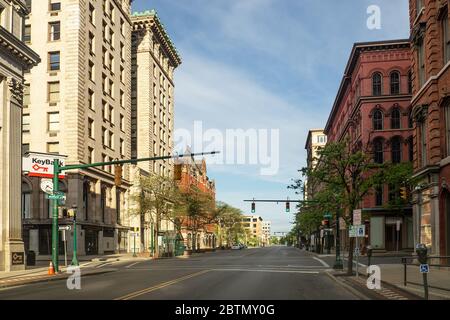Downtown Syracuse, New York mit leeren Straßen während der Sperrung des Coronavirus, Mai 2020 Stockfoto