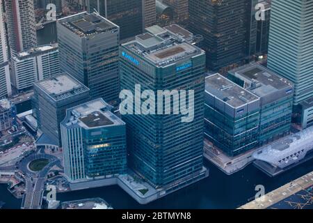 Luftaufnahme der Barclays Bank an der Canary Wharf in Dusk, Großbritannien Stockfoto