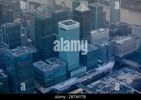 Luftaufnahme von Canary Wharf, London bei Dusk Stockfoto