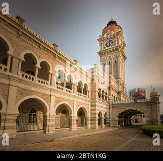 Toller Blick auf das Sultan Abdul Samad Gebäude am Merdeka Platz, Kuala Lumpur, Malaysia Stockfoto