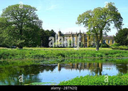 Missenden Abbey am Fluss Misbourne Stockfoto