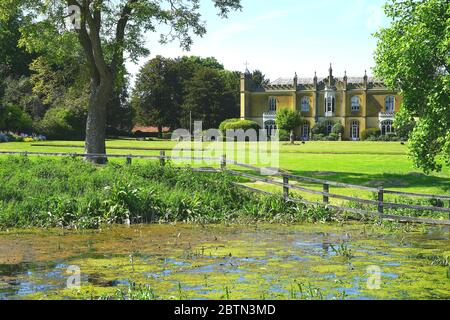 Missenden Abbey am Fluss Misbourne Stockfoto