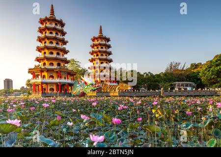 Kaohsiung, der Drache und die Tiger-Pagoden des Lotusteich in Taiwan Stockfoto