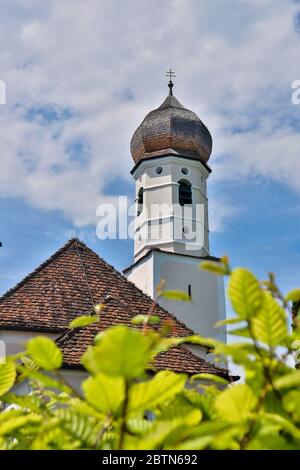 Bezirk Starnberg, Deutschland. Mai 2020. Landkreis Starnberg, Deutschland 25. Mai 2020: Impressionen Starnberger See - 2020 Tutzing am Starnberger See, Oberbayern, Fuenfseenland, Ilkahöhe, Oberzeismering, Nikolauskircherl Quelle: dpa/Alamy Live News Stockfoto