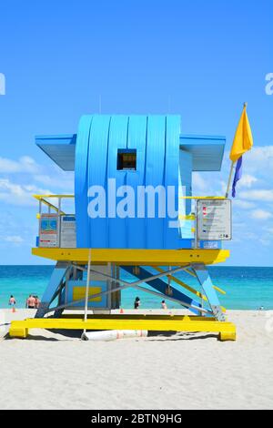 MIAMI BEACH, USA - 18. MÄRZ 2017 : der blaue Rettungsschwimmerturm in South Beach, Miami Beach Stockfoto