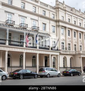 Der Eingang und façade zur malaysischen Hohen Kommission in der Londoner Belgravia, einem Viertel mit einer hohen Konzentration von Botschaften. Stockfoto