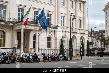 Das Italian Cultural Institute in Belgravia, London, fördert die italienische Kultur und unterstützt das Erlernen der italienischen Sprache. Stockfoto