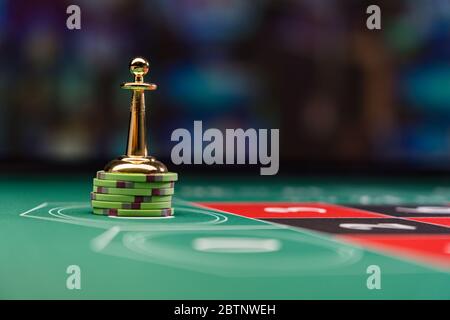 Roulette Dolly am Casino Spieltisch Stockfoto