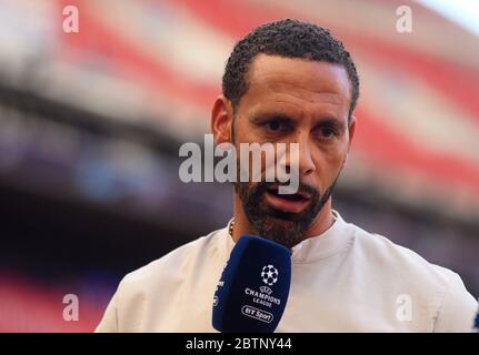 MADRID, SPANIEN - 31. MAI 2019: TV Pundit Rio Ferdinand einen Tag vor dem UEFA Champions League Finale 2018/19 zwischen Tottenham Hotspur (England) und Liverpool FC (England) in Wanda Metropolitano. Stockfoto