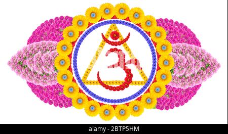 Bild des Ajna Chakra in der späten hindu-Tradition. Im Inneren des zweiblättrigen Lotus gibt es einen Kreis, ein Dreieck, ein OM-Mantra und Lingas. Mit Blumenkost und Isouum Stockfoto