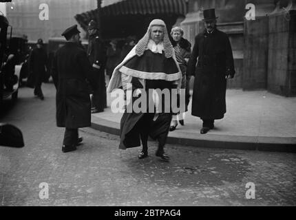 Staatliche Eröffnung des Parlaments . Herr Justice Finlay verlässt . Februar 1928 Stockfoto