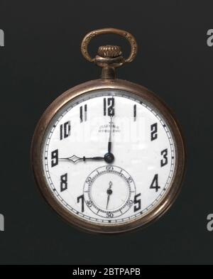 Taschenuhr im Besitz von Harry T Moore. Taschenuhr von Illinois Watch Company, verwendet von Harry Tyson Moore, Sterling Modell. Es verfügt über ein kreisförmiges weißes Gesicht mit schwarzen Händen und Ziffern. Stockfoto