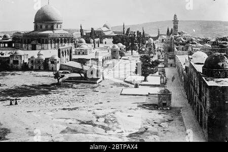 Blick auf Jerusalem . Eine allgemeine Ansicht des Tempels von Salomo zeigt auf der linken Seite die Moschee von Omar. September 1929 Stockfoto