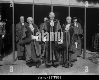 Neue Sheriffs von London . Der Oberbürgermeister mit den neuen Sheriffs (Herr Collins ist rechts). 27. September 1930 Stockfoto