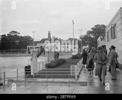 Bexleyheath Schwimmbäder geöffnet. 1936 . Stockfoto