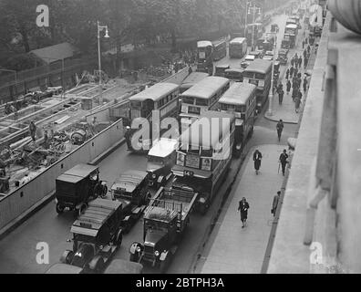 Piccadilly Verkehr. 20 Juni 1932 Stockfoto