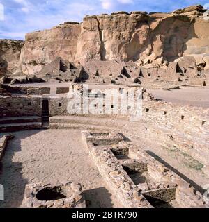 Pueblo Bonito, Anasazi Indianische Ruinen, Chaco Kultur National Historical Park, New Mexico, USA. Dies ist ein UNESCO-Weltkulturerbe Stockfoto