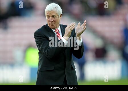 SUNDERLAND, ENGLAND - der ehemalige Sunderland-Spieler Jimmy Montgomery, der beim Cup-Finale 1973 gegen Leeds United vor dem FA Cup-Spiel in der dritten Runde zwischen Sunderland und Leeds United am Sonntag, den 4. Januar 2015 im Stadion of Light, Sunderland spielte. Stockfoto