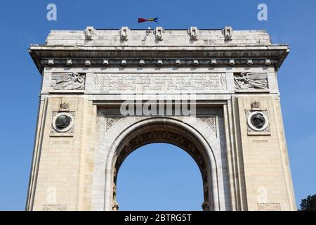 Arcul de Triumf-monumentaler Triumphbogen in Bukarest, Rumänien. Stockfoto