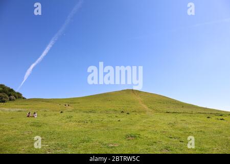 CAM Peak Richtung Cam Long Down auf dem Cotswold Way, Gloucestershire, England, Großbritannien Stockfoto