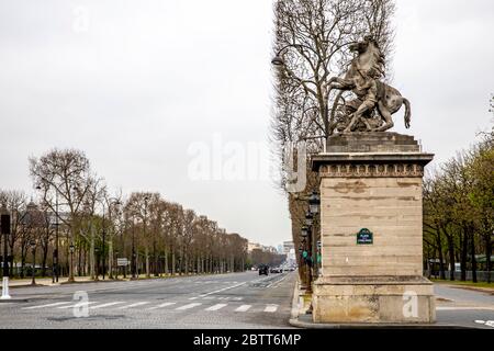 Paris, Frankreich - 17. März 2020: 1. Tag der Eindämmung wegen der Covid-19-Pandemie auf dem Place de la Concorde, nahe der Champs Elysees in Paris Stockfoto