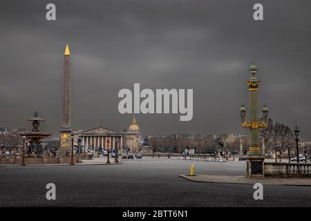 Paris, Frankreich - 17. März 2020: 1. Tag der Eindämmung wegen der Covid-19-Pandemie auf dem Place de la Concorde, nahe der Champs Elysees in Paris Stockfoto