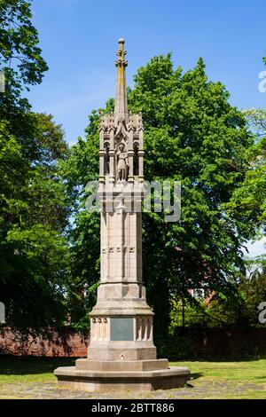 War Memorial, St. Wulframs Pfarrkirche, Grantham, Lincolnshire, England. Mai 2020 Stockfoto